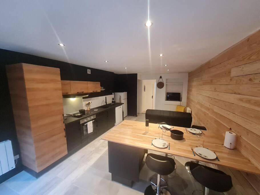 L'Escale Charliendine Apartamento Charlieu Exterior foto
